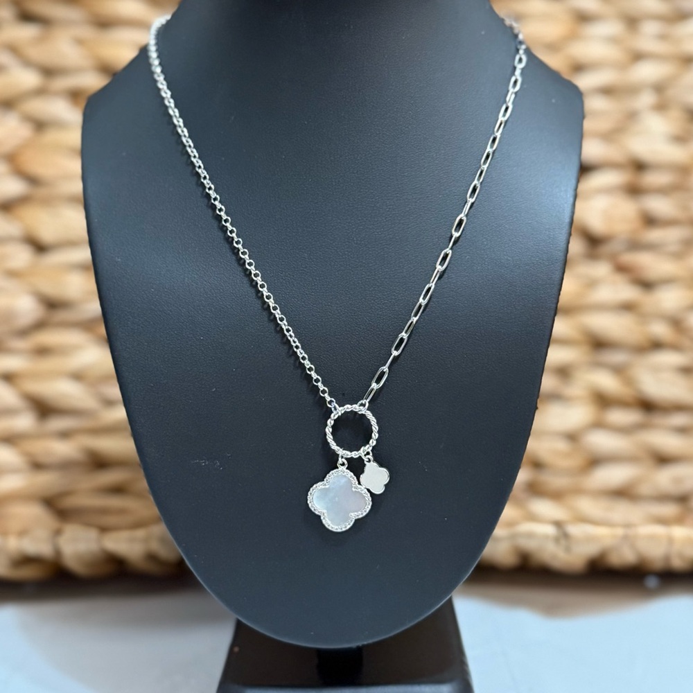 Elegant Silver Pendant Necklace
Gold Dipped